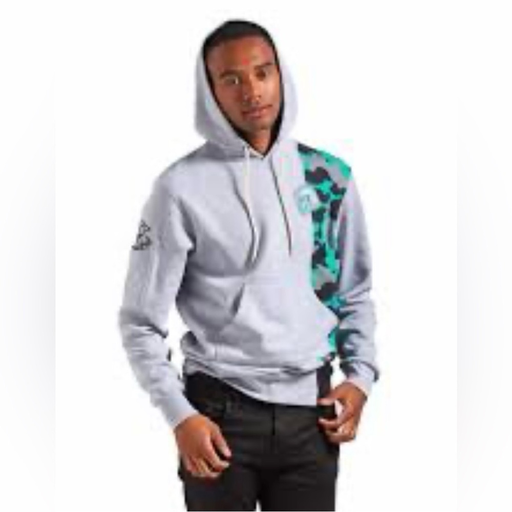 NWT Disney Store Star Wars: The Mandalorian hooded sweatshirt - Size Large‎